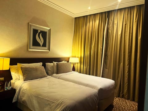 Executive Suite One Room Tower1 | In-room safe, free WiFi