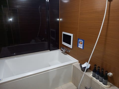 Double Room | Bathroom | Separate tub and shower, free toiletries, hair dryer, bathrobes