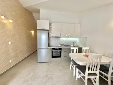 Comfort Apartment, Sea View | Private kitchen | Fridge, oven, stovetop, cookware/dishes/utensils