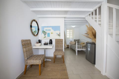 Junior Loft, Pool View | Living area