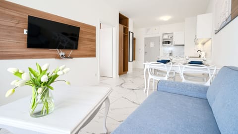 Apartment (104) | Living area