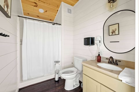 Comfort Tent, Hill View | Bathroom