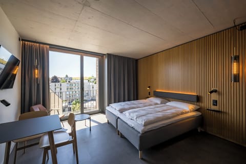 Double Room, Mobility Accessible | Laptop workspace, soundproofing, free WiFi, bed sheets