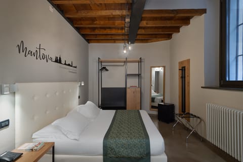 In-room safe, desk, free WiFi, bed sheets