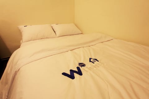 Premium bedding, free wired internet