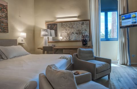 Suite, 2 Bedrooms | Premium bedding, down comforters, minibar, in-room safe