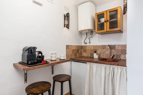 Economy Double Room | Private kitchenette | Espresso maker, electric kettle