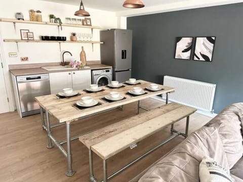 House | In-room dining