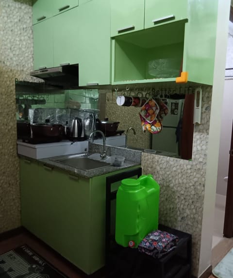 Comfort Studio, 1 Bedroom, Balcony, City View | Private kitchen | Fridge, microwave, oven, stovetop