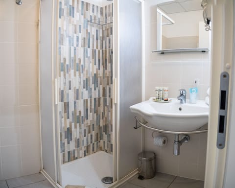 Double Room | Bathroom | Hair dryer, bidet, towels