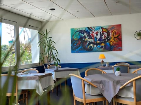 Daily buffet breakfast (EUR 11 per person)