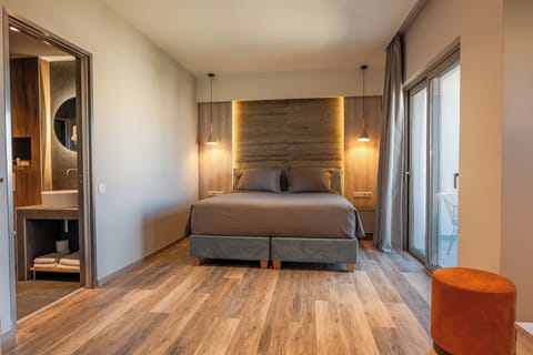 Junior Suite with Balcony | Soundproofing, free WiFi, bed sheets