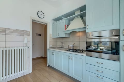 Family Apartment, 2 Bedrooms (Il Giardino Di Dante Stresa Center) | Private kitchen | Fridge, oven, stovetop, coffee/tea maker