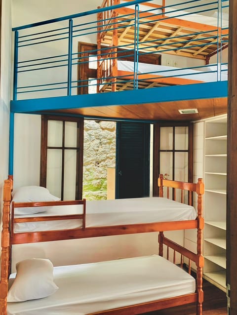 Pao de acucar 8 beds shared room | Free WiFi