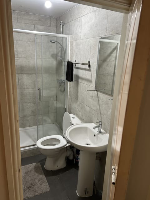 Double Room | Bathroom | Shower, free toiletries, towels, soap