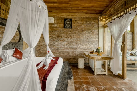 Double Room, Garden View | Minibar, desk, free WiFi, bed sheets