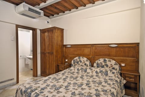 Standard Double or Twin Room, City View | Desk, iron/ironing board, free WiFi, bed sheets