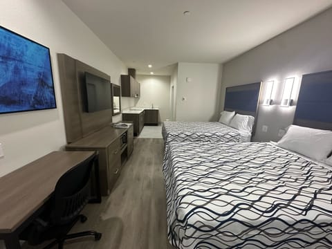 Junior Suite, 2 Queen Beds, Kitchenette | Premium bedding, memory foam beds, desk, laptop workspace