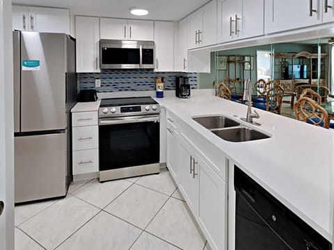 Condo, Multiple Beds, Balcony, Ocean View (#811 - No Pets Allowed) | Private kitchen | Fridge, microwave, oven, stovetop