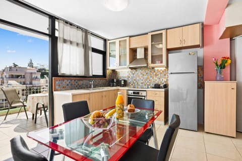 Apartment | 2 bedrooms, desk