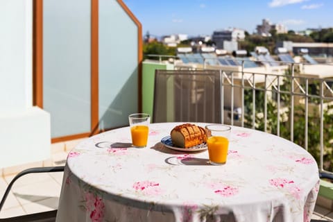 Apartment | 2 bedrooms, desk