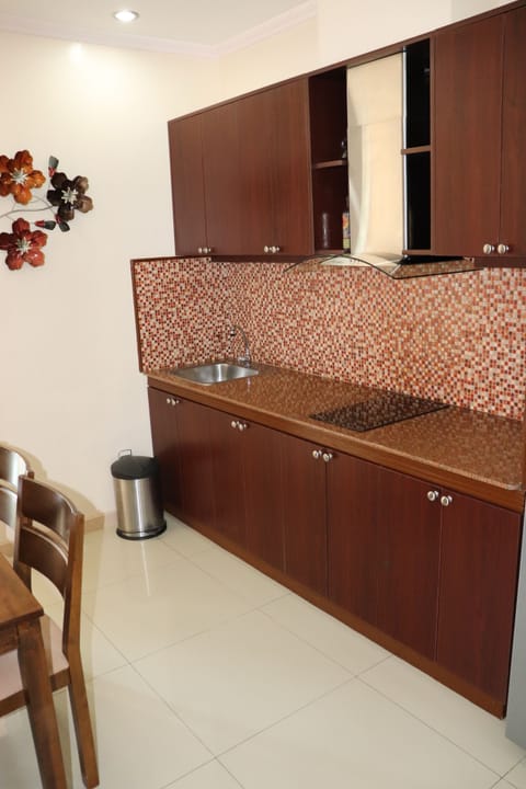 Apartment, 1 Bedroom | Private kitchen | Fridge, microwave, stovetop, dishwasher