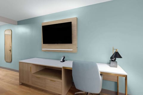 Room, 1 King Bed, Non Smoking | Desk, laptop workspace, blackout drapes, iron/ironing board