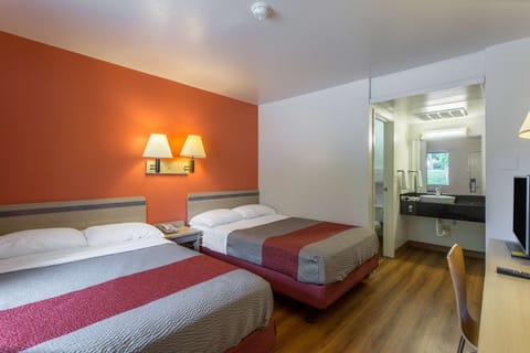 Standard Room, 2 Double Beds, Non Smoking | Free WiFi, bed sheets