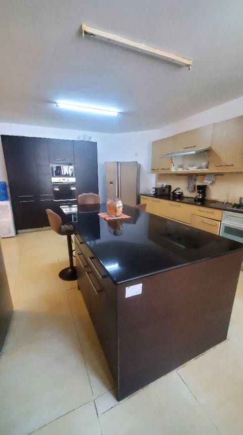 Superior Apartment, 5 Bedrooms, Ocean View | Private kitchen | Fridge, microwave