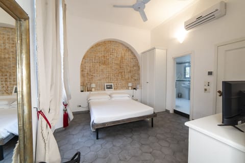 Double Room, Balcony, Sea View | In-room safe, iron/ironing board, free WiFi, bed sheets