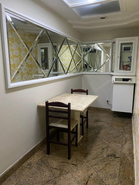 Deluxe Double or Twin Room | Living area