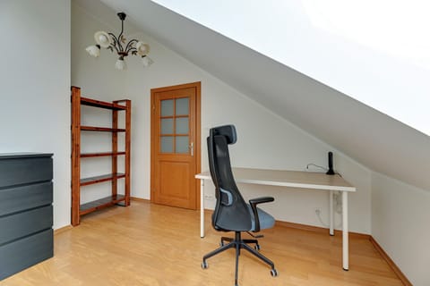 Superior Apartment | Desk, laptop workspace, iron/ironing board, free WiFi