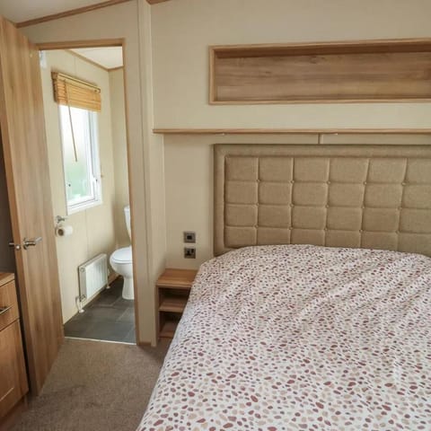 Cabin | 2 bedrooms, free WiFi, bed sheets