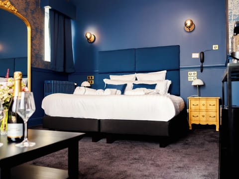 Double Room, Park View | Room amenity