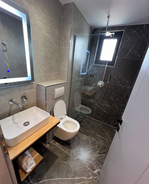 Double Room | Bathroom