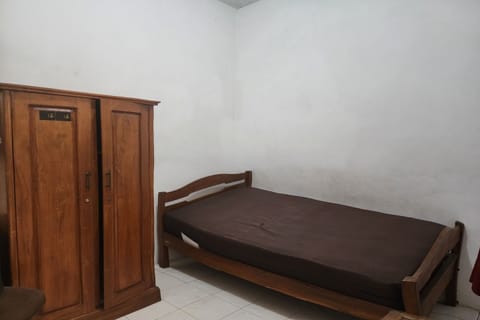 Standard Double Room | Free WiFi, bed sheets