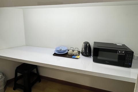 Superior Double Room | Private kitchen | Microwave, electric kettle