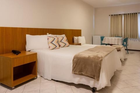 Quarto Triplo (Sem vista ao Mar) | Premium bedding, minibar, desk, free WiFi