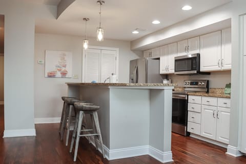 Condo, Multiple Beds (Club at Mexico Beach 1D) | Private kitchen | Oven