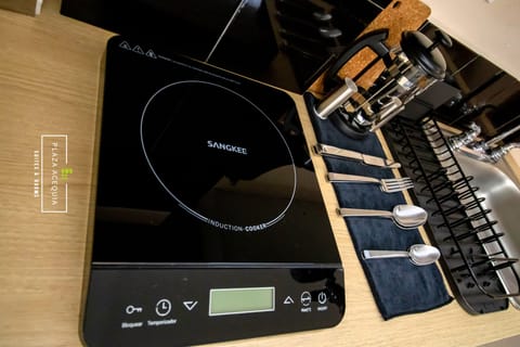 Cookware/dishes/utensils