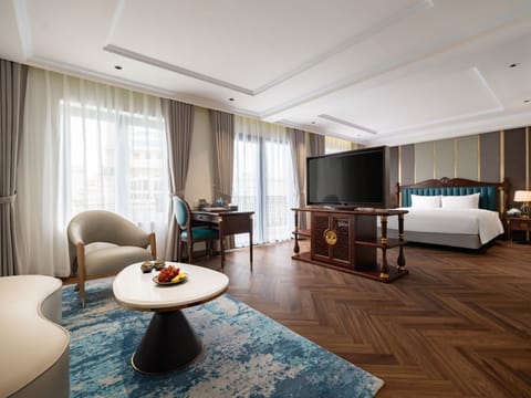 Signature Grand Suite & Terrace | City view