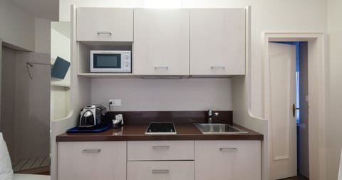Studio, Kitchenette | Private kitchen