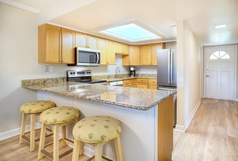 Condo, 2 Bedrooms | Private kitchen