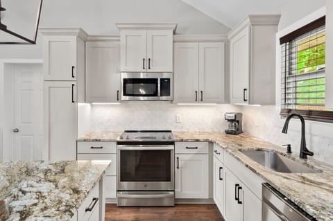 Wren at Springdale Resort | Private kitchen | Mini-fridge, microwave, stovetop, dishwasher