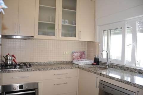 Panoramic Villa | Private kitchen | Full-size fridge, oven, stovetop, dishwasher