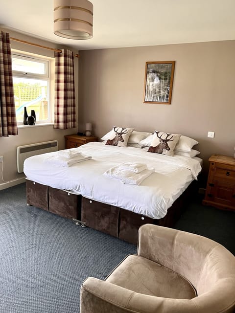 Superior Double Room, Accessible, Private Bathroom | Blackout drapes, soundproofing, iron/ironing board