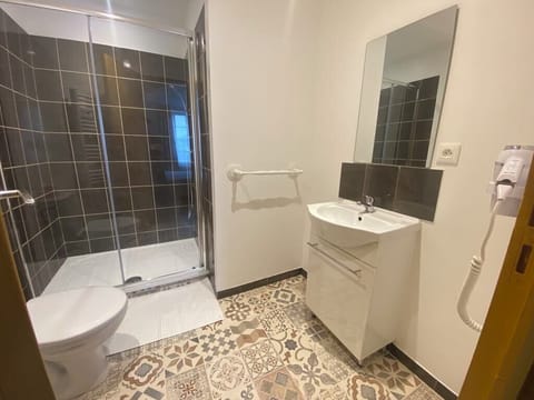 Standard Room | Bathroom | Hair dryer