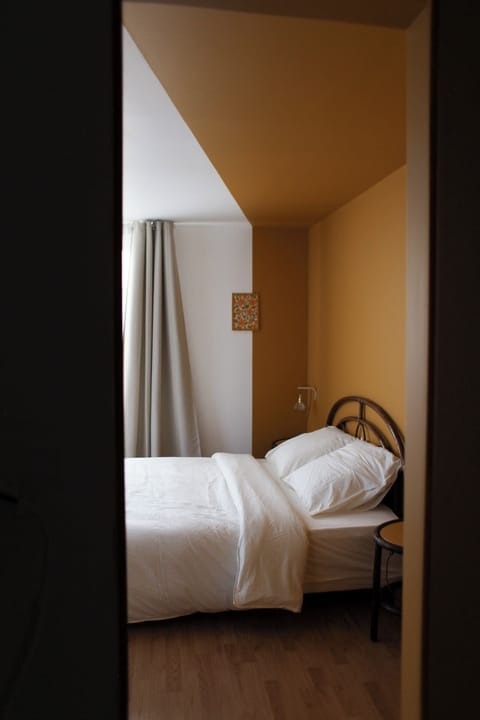 Standard Room | Free WiFi, bed sheets