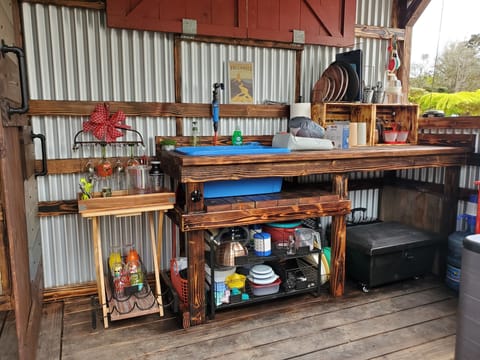 Luxury Tent | Private kitchen | Cleaning supplies, paper towels