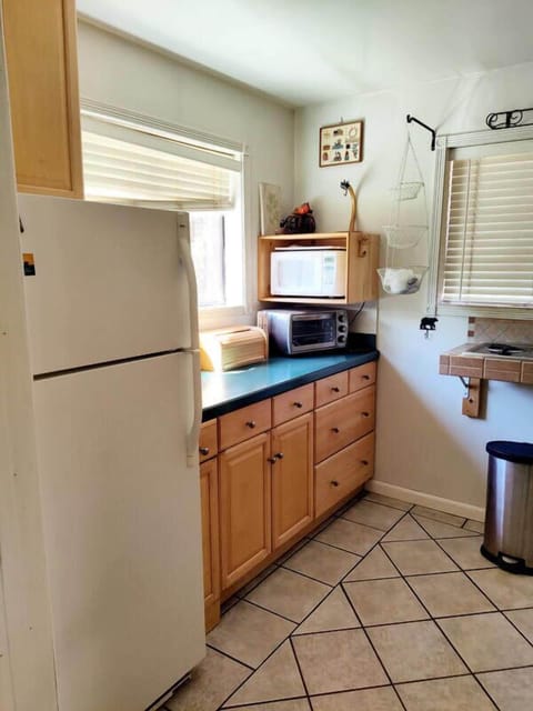 Design Cottage, Kitchenette, Mountain View | Premium bedding, iron/ironing board, free WiFi